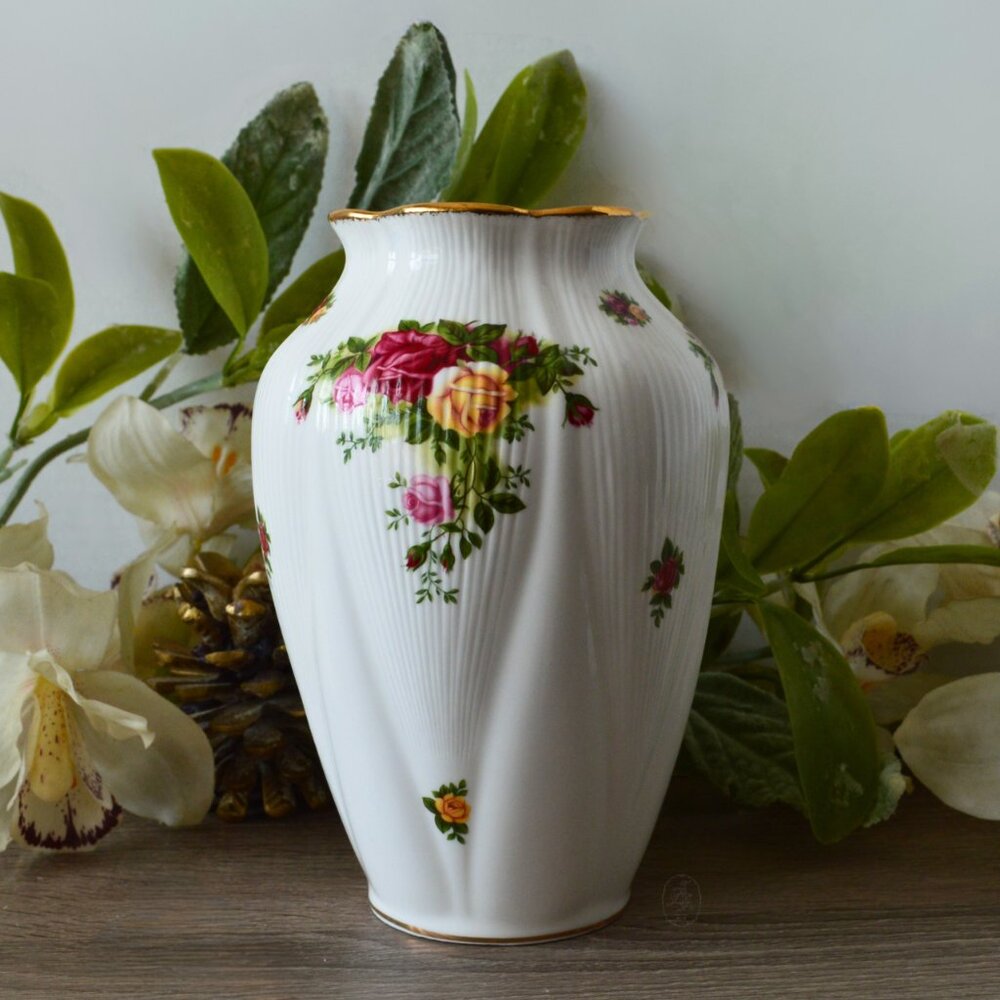 Royal Albert Old Country Roses Chelsea Vase 8-Inch